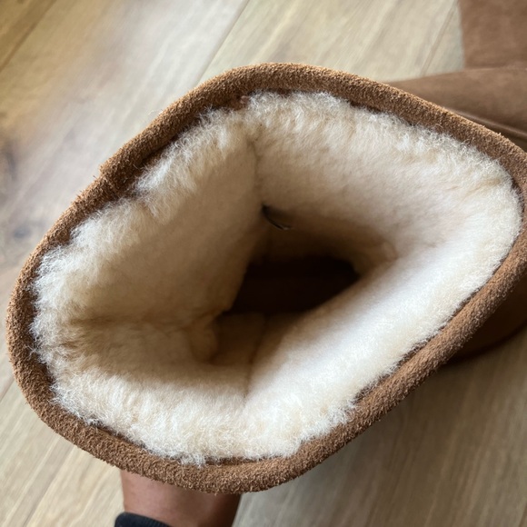 BearPaw Classic Tan Suede Boots - Picture 5 of 7